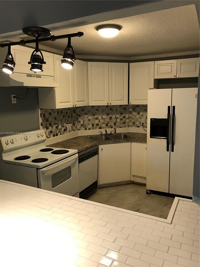 Foto del edificio - 3300 Spanish Moss Terrace