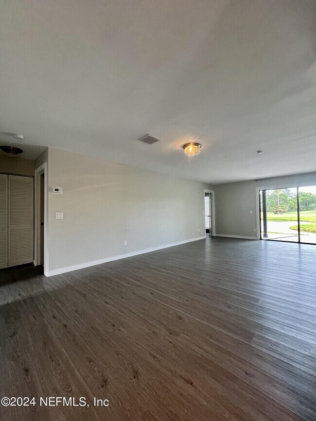 Building Photo - 160 BERMUDA Ct