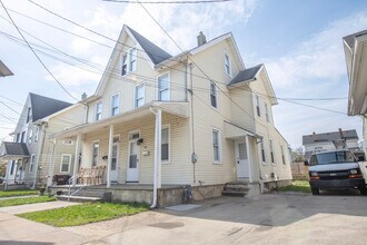 Building Photo - 424 Kossuth St
