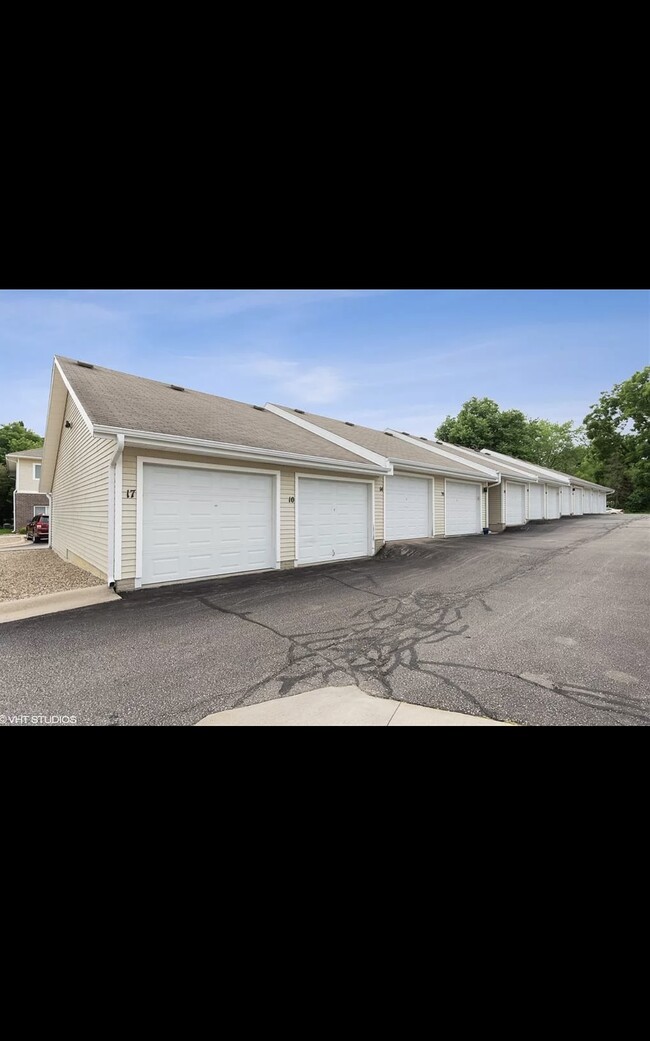 Garage - 1920 Rockford Rd SW
