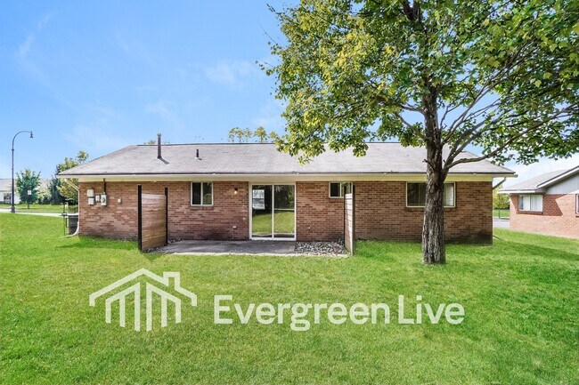 Foto del edificio - 64 Huber Village Blvd