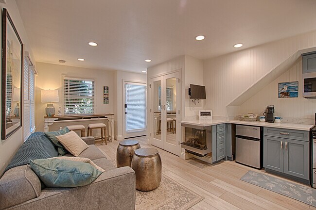 Sala de estar - 307 Capitola Ave