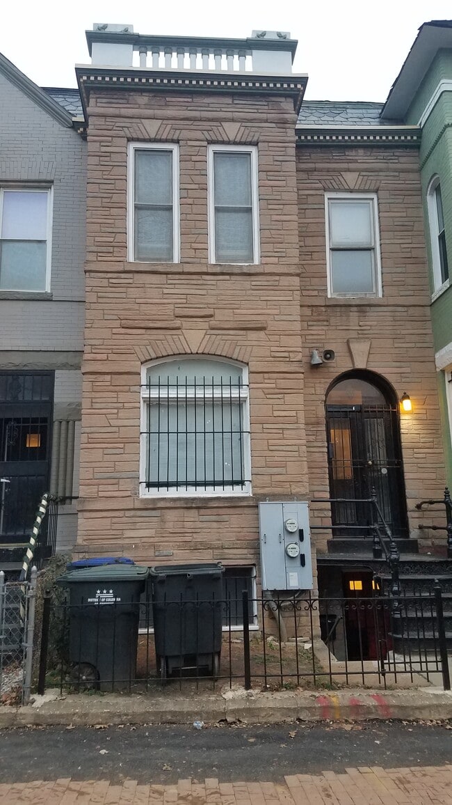 Photo - 69 N St NW Townhome