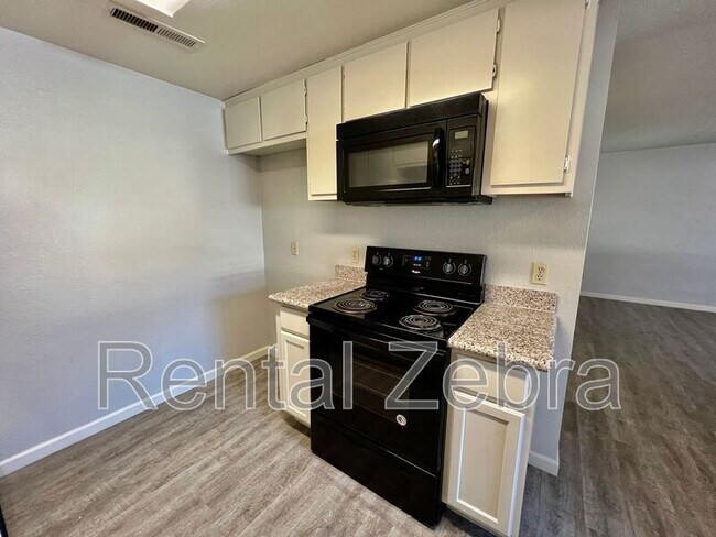 Building Photo - 1738 Elayne Dr