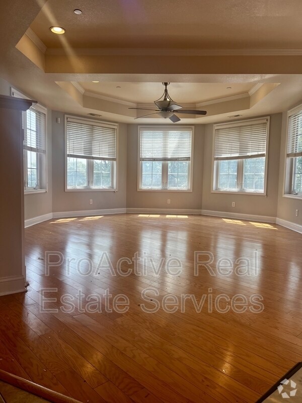 Building Photo - 2932 E Virginia Beach Blvd
