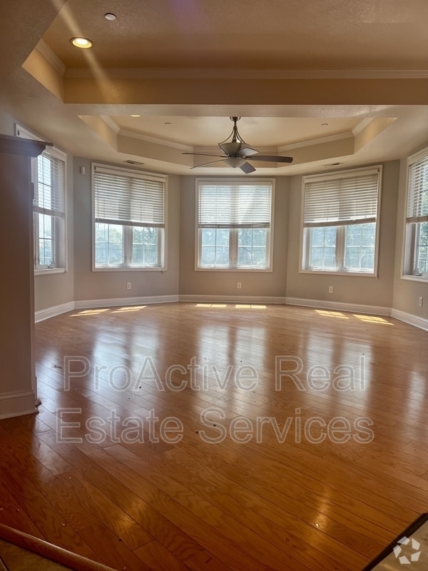 Building Photo - 2932 E Virginia Beach Blvd