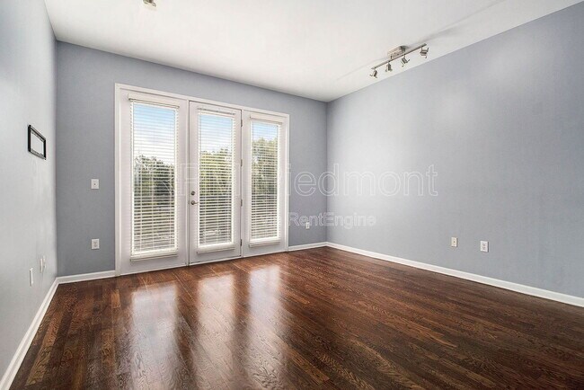 Photo - 5300 Peachtree Rd Apartment