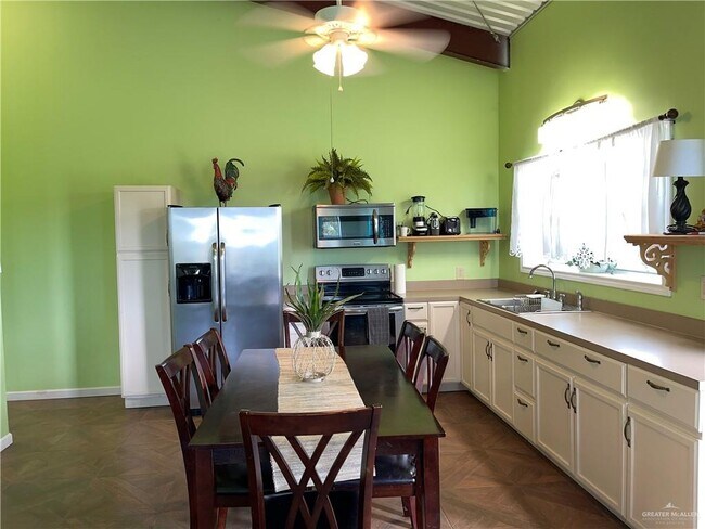 Foto del edificio - 9 Parker Rd