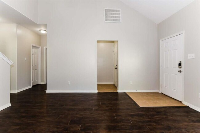 Foto del edificio - 10131 Checkerberry Park Ln