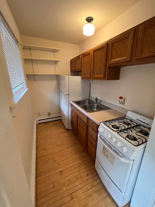 Building Photo - 125 E Gorham St