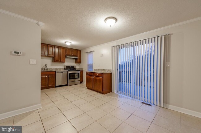 Building Photo - 1709 Dogwood Dr