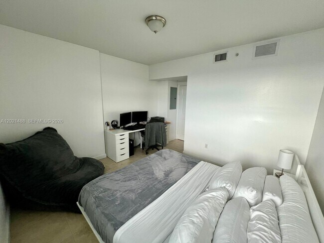 Foto del edificio - 1723 SW 2nd Ave