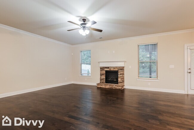 Foto del edificio - 418 Gage Hill Ln