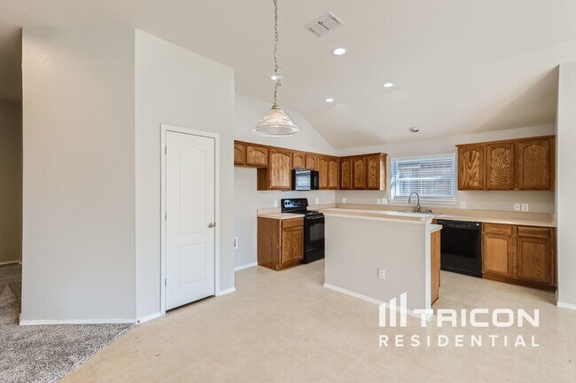 Building Photo - 522 Golden Bell Dr