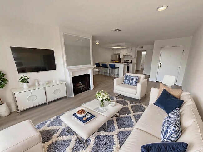 Building Photo - 1321 N Vista St