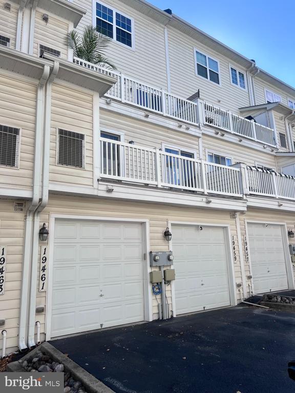 Foto del edificio - 19461 Dover Cliffs Cir