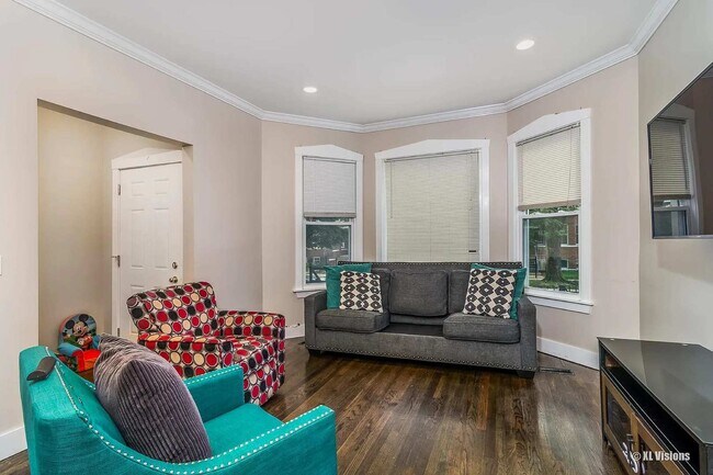 Foto del edificio - 2310 N Kenneth Ave