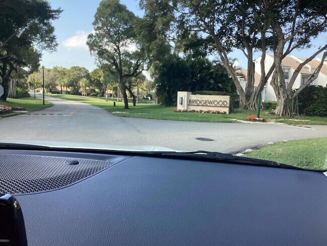 Foto del edificio - 2308 Bridgewood Dr