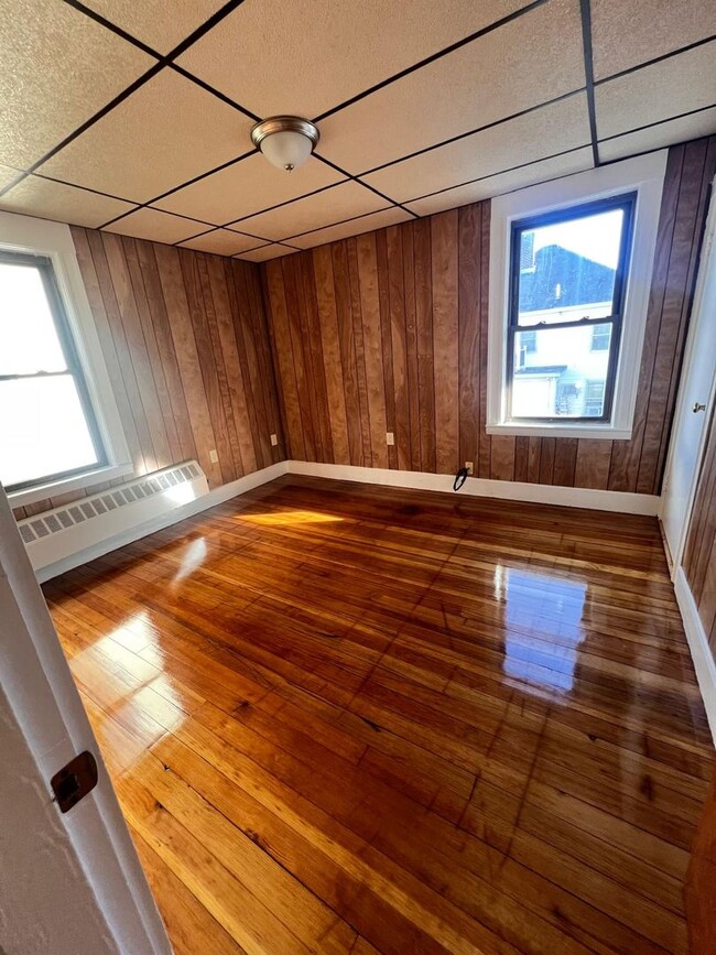 Photo - 72-74 Maple St Apartment