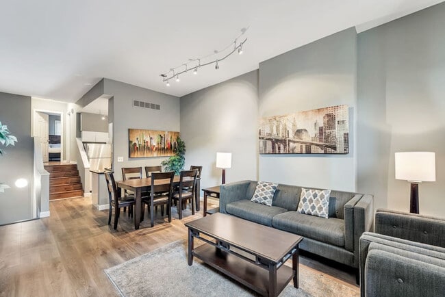 Building Photo - 713 Barton St