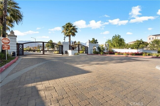 Building Photo - 839 Cranberry Way