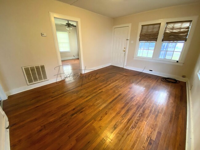 Building Photo - 2 bedroom home in Iowa, LA