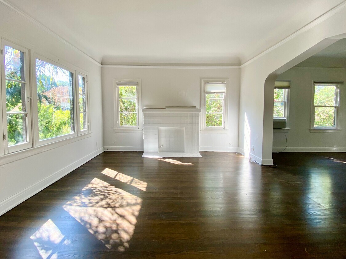 Foto principal - 861 N Hoover St