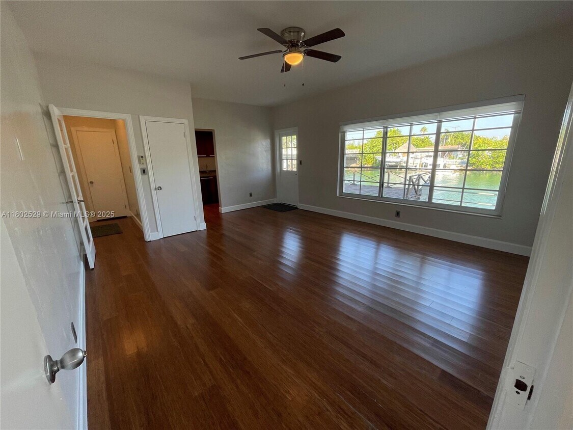 Primary Photo - 2133 Calais Dr
