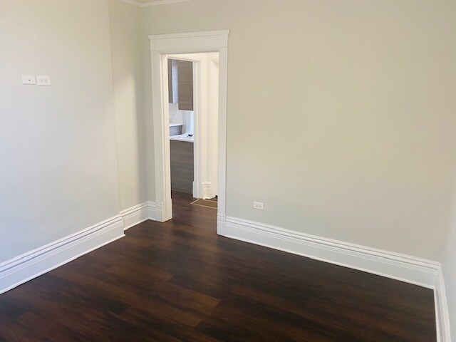 Foto del edificio - 4654 N Greenview Ave