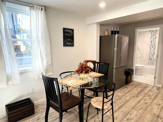 Foto del edificio - 126 W Main St