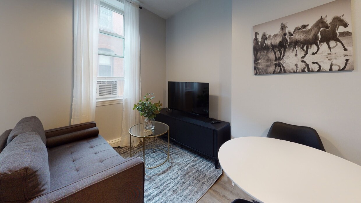 Photo - Private bedroom in 3 bed/1 bath Home