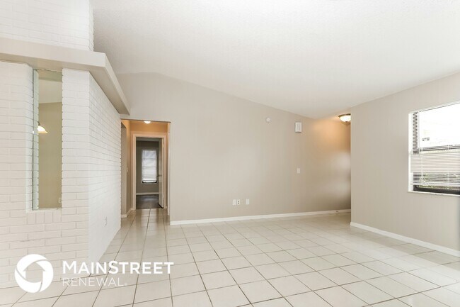 Building Photo - 350 NE Genesee Ave