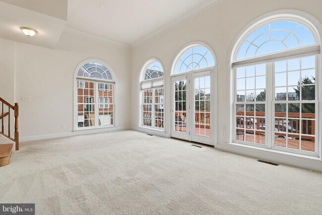 Foto del edificio - 21770 Ladyslipper Sq