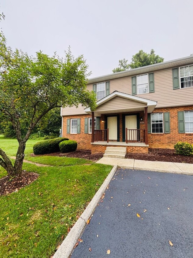 Photo - 876 Patrick Henry Drive