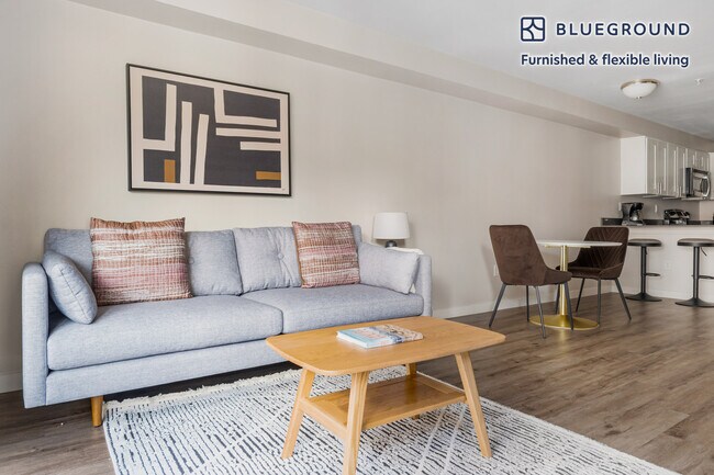 Foto del edificio - 526 Yale Ave N