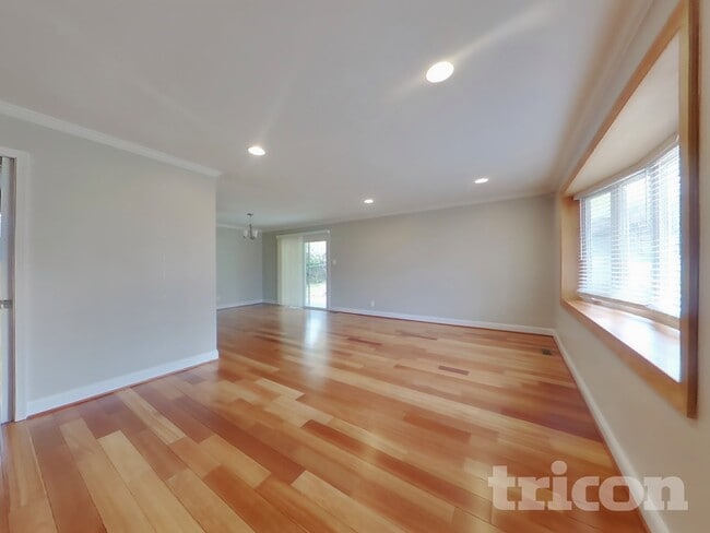 Building Photo - 2006 Kirklin Dr