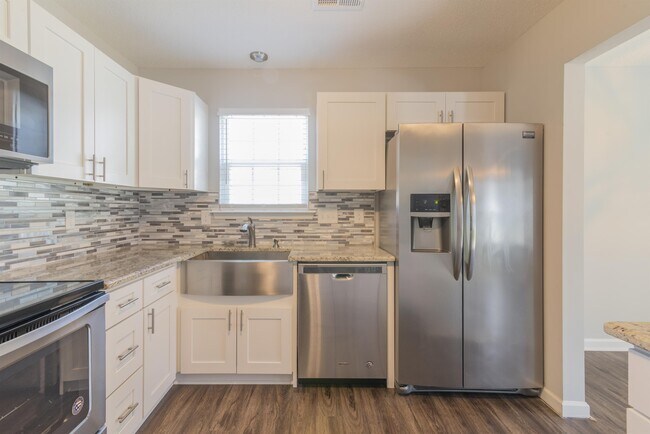 Building Photo - 1006 Raywood Ct