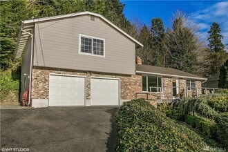 Building Photo - 3615 E Bay Dr NW