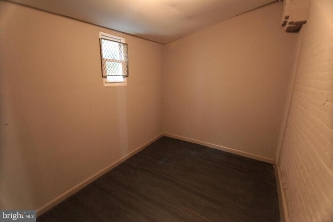 Building Photo - 1516 W Montgomery Ave