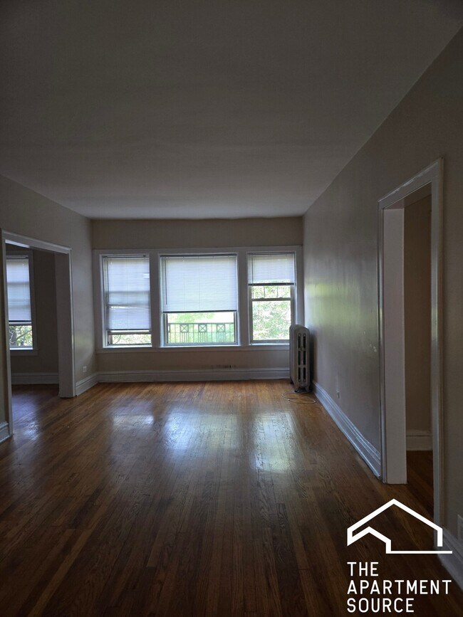 Building Photo - 918 Reba Pl