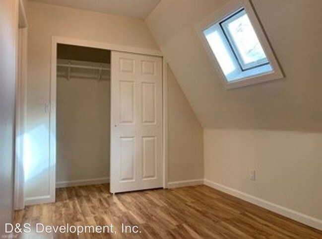 Building Photo - 2727 I St