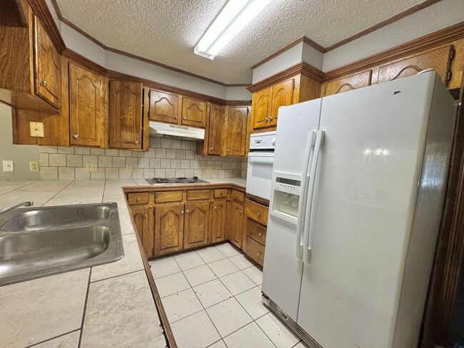 Building Photo - BRO306-308