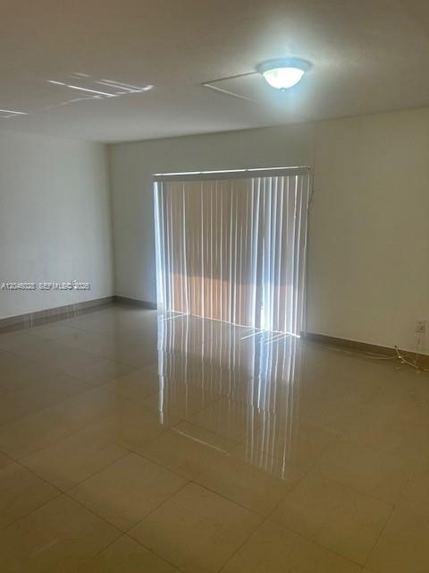 Foto del edificio - 10395 N Kendall Dr