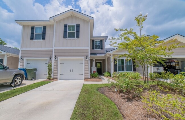 Foto del edificio - Coming Available! 3 Bedroom, 2.5 Bath Townhome!