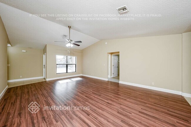 Foto del edificio - 5646 Lincoln Cir E