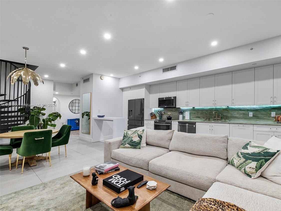 Foto principal - 350 NE 24th St