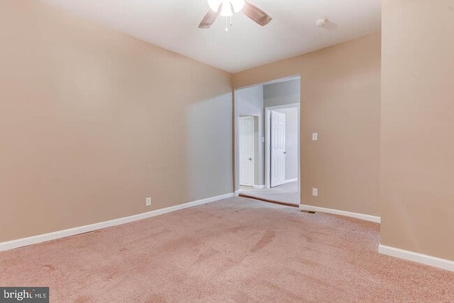 Foto del edificio - 104 Evesham Ave W