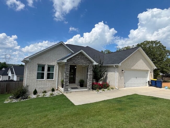 Building Photo - Beautiful 3 Bedroom 2.5 Bathroom located i...