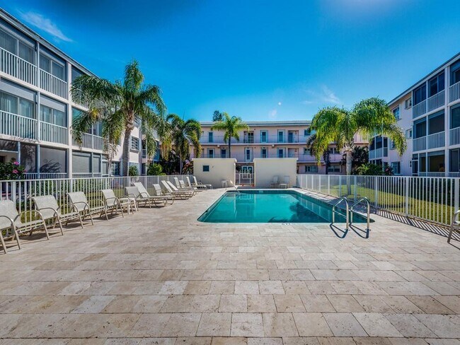 Building Photo - 6530 N Ocean Blvd