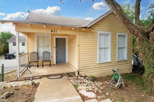 Building Photo - 2 br, 1 bath House - 431 Lindsey St